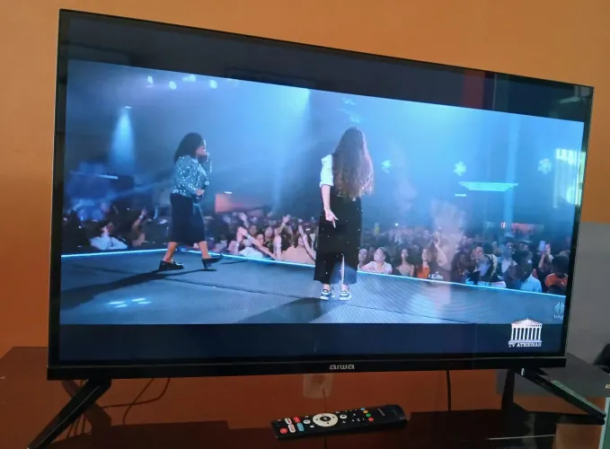 TV smart aiwa 32" semi nova, funcionando perfeitamente.