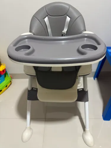 Cadeirinha de alimentação infantil