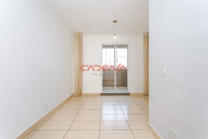 Apartamento com 3 quartos e 1 vaga para aluguel no Xaxim