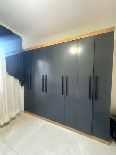 Guarda roupa 8 portas
