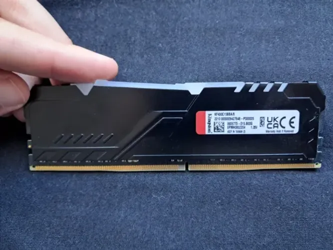 Memória RAM HyperX DDR4 8 GB RGB