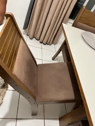 Vendo mesa 4 cadeiras