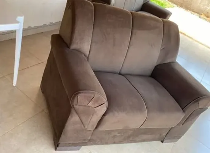 SOFÁ SEMI NOVO