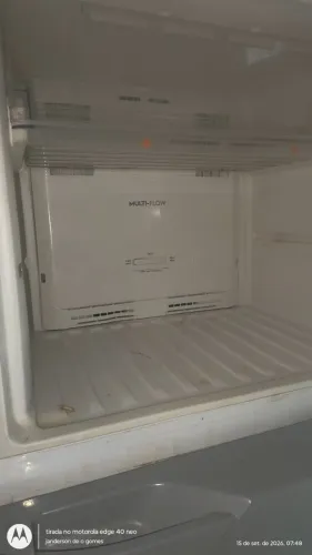 Vendo geladeira continental com defeito