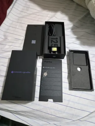 Motorola Signature 12 gb / 512 gb