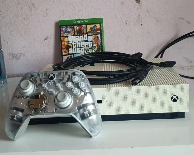 Xbox One S - 500GB - Acomp : Cabo HDMI 2K, Cabo De Força. ?