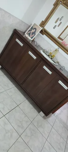 Buffet/Aparador de Madeira - Grande e Conservado