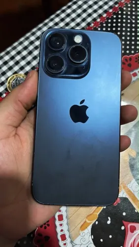 iPhone 15 pro .azul marinho !