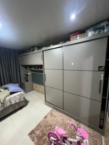 Vendo guarda roupa 2 portas de correr !