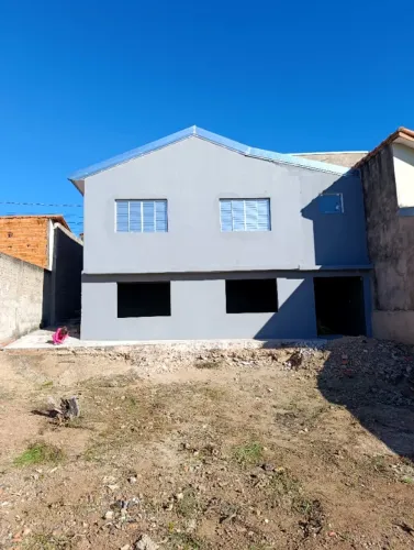 Casa no centro Guareí, 2 quartos, sala cozinha, banheiro, quintal grande, ótima localizaçã