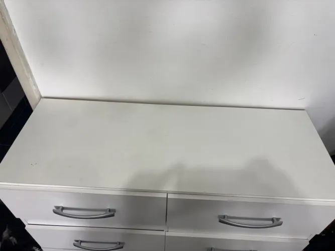 Cômoda 8 gavetas 