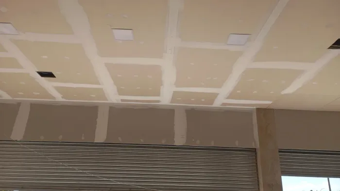 Faço serviço de gesso e drywall 