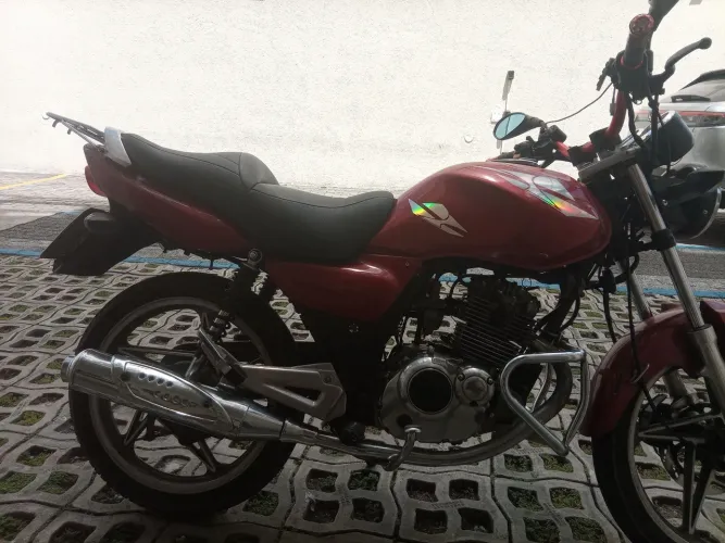 Suzuki yes Bem conservada