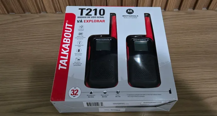 Par de Rádios Comunicadores Motorola Talkabout T210BR