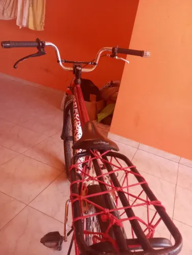 Bicicleta montadinha aro 26 pintura vermelha original(TROCA SOMENTE IPHONE 13,14,ETC..)