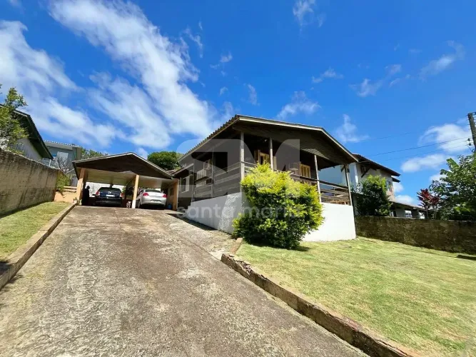 Casa à venda 3 Quartos, 2 Vagas, 412M², Esplanada, Chapecó - SC .