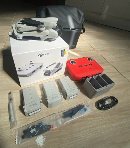 Drone DJI Mini 3 + Baterias e Acessórios