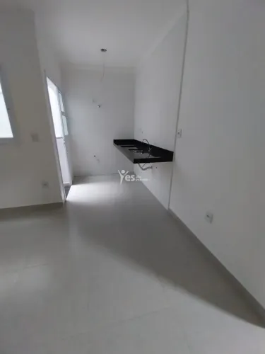 Apartamento baixo condomínio novíssimo com quintal, na Vila Eldizia . Próximo ao Parque Ce