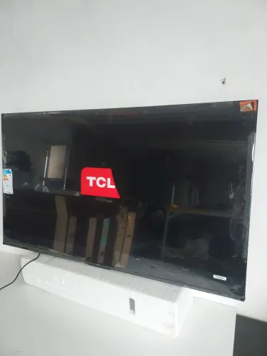 Tv tcl 50 polegadas com tela quebrada,modelo via etiqueta produto sem garantia 