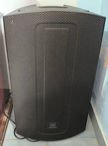 Caixa de Som Ativa JBL MAX 15