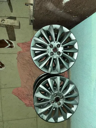 Vendo rodas 17 linea, com pneus,  
