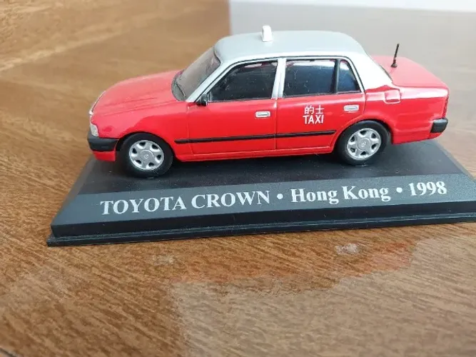 Miniaturas de carros táxis escala 1/43