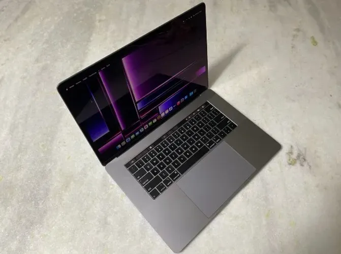 MacBook Pro 16" i9 | 16GB | 1TB | Magic Mouse | Excelente Estado