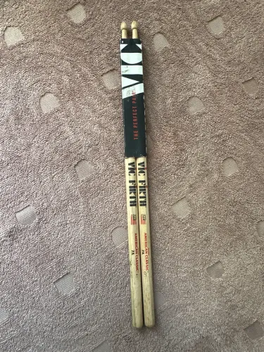 Baqueta Vic Firth American Classic 7A