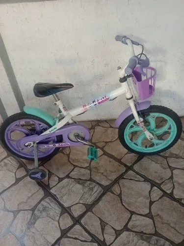 Bicicleta infantil aro 16 com personagem da Lol
