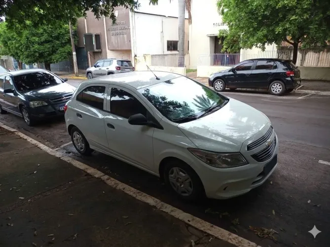 Chevrolet Onix JOY Hatch 1.0 8V Flex Mec. 4P 2018