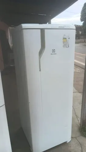 Geladeira Electrolux frost free nova. $650