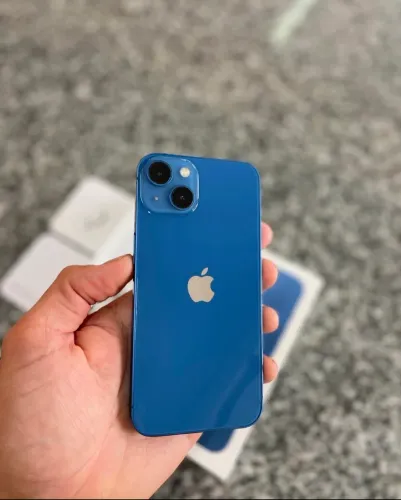 iPhone 13 azul Semi Novo 