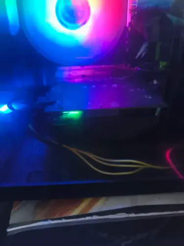 PLACA DE VÍDEO RX590