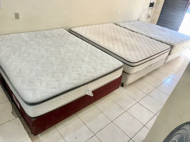Cama box Queen , cama Queen bipartida