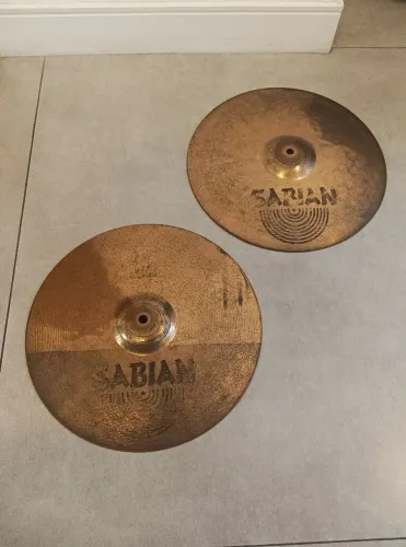 ## Pratos chimbal de bateria Sabian B8 Pro 14, sem detalhes estruturais, excelente estado!
