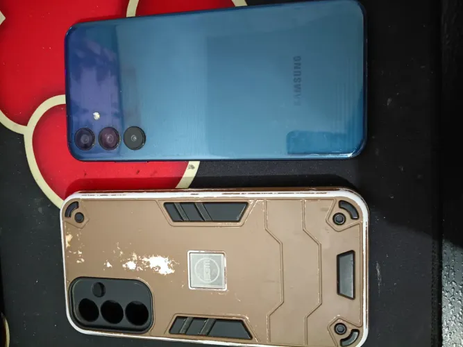 Samsung Galaxy M15 na caixa