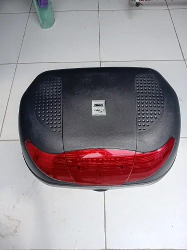 Baú 45 Litros protork completo mais 2 capacetes