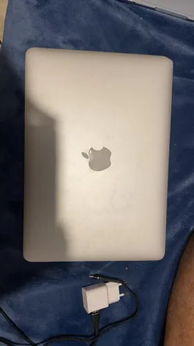 Macbook M1 2017 - Usado, com tela queimada