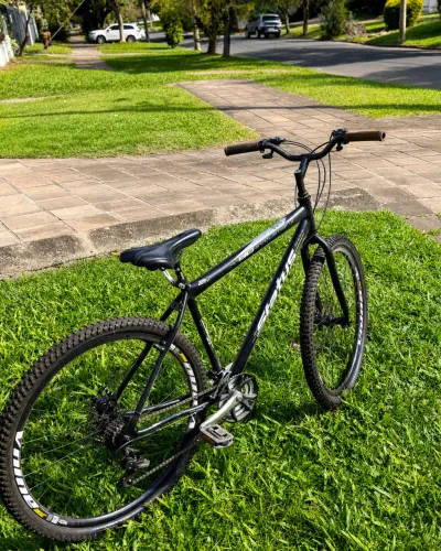 Bicicleta Aro 29 Status ? 21 Marchas
