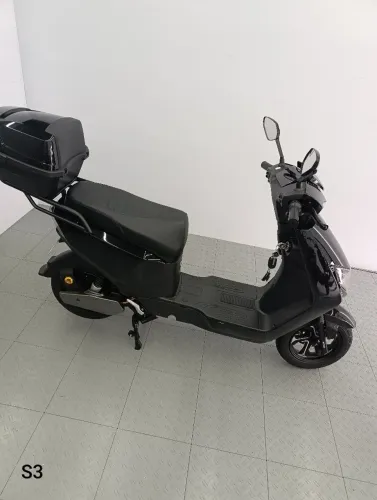 Scooter Eletrica S-3 1000W 64v 24Ah 50 km de autonomia não precisa de chh e emplacamento