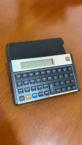 Calculadora Financeira HP 12C original, nova e sem uso.