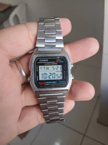 Estou vendendo  reloj Casio Japan H Módulo 549 Original OK  Luz e Alarme
