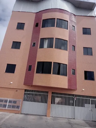 Apartamento com 68m², 2 quartos, 1 suíte - 2º andar no Centro de Vitória da Conquista. Ven