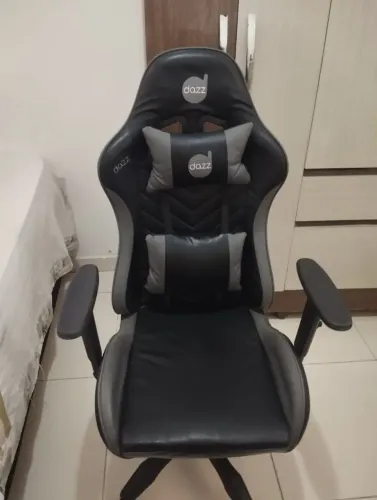 Cadeira Gamer (Pouquíssimo tempo de uso)