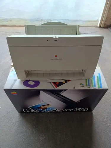Vendo Impressora Vintage Apple M3362 Color StyleWriter 2500, na caixa. LEIAA.