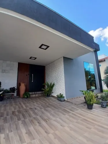 Casa Térrea de Alto Padrão no Condomínio Ponta Negra 1