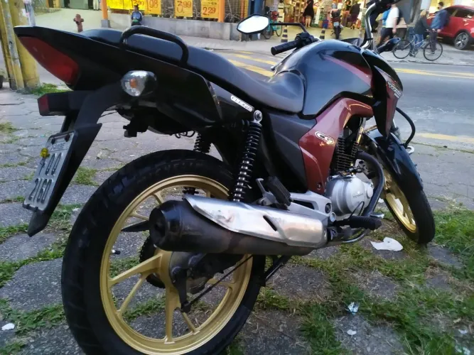 Titan 150 completa