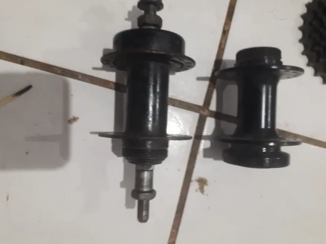 Vendo cubo de bicicleta de aço 