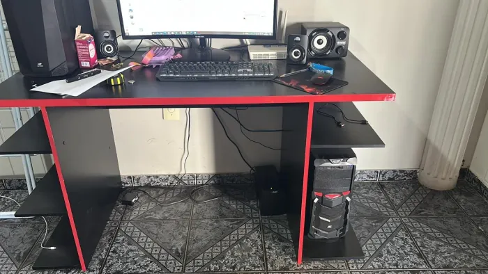 Vendo mesa semi nova