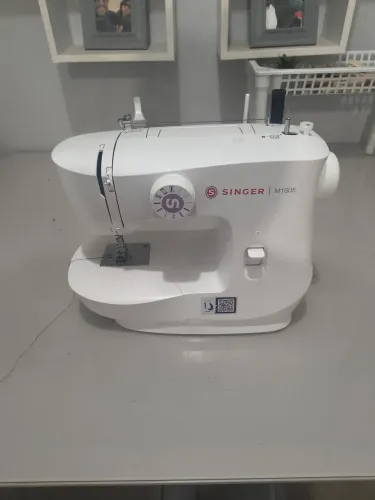 Máquina de costura SINGER m1605